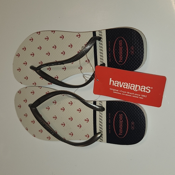 Havaianas Shoes - NWT Havaianas Size 9